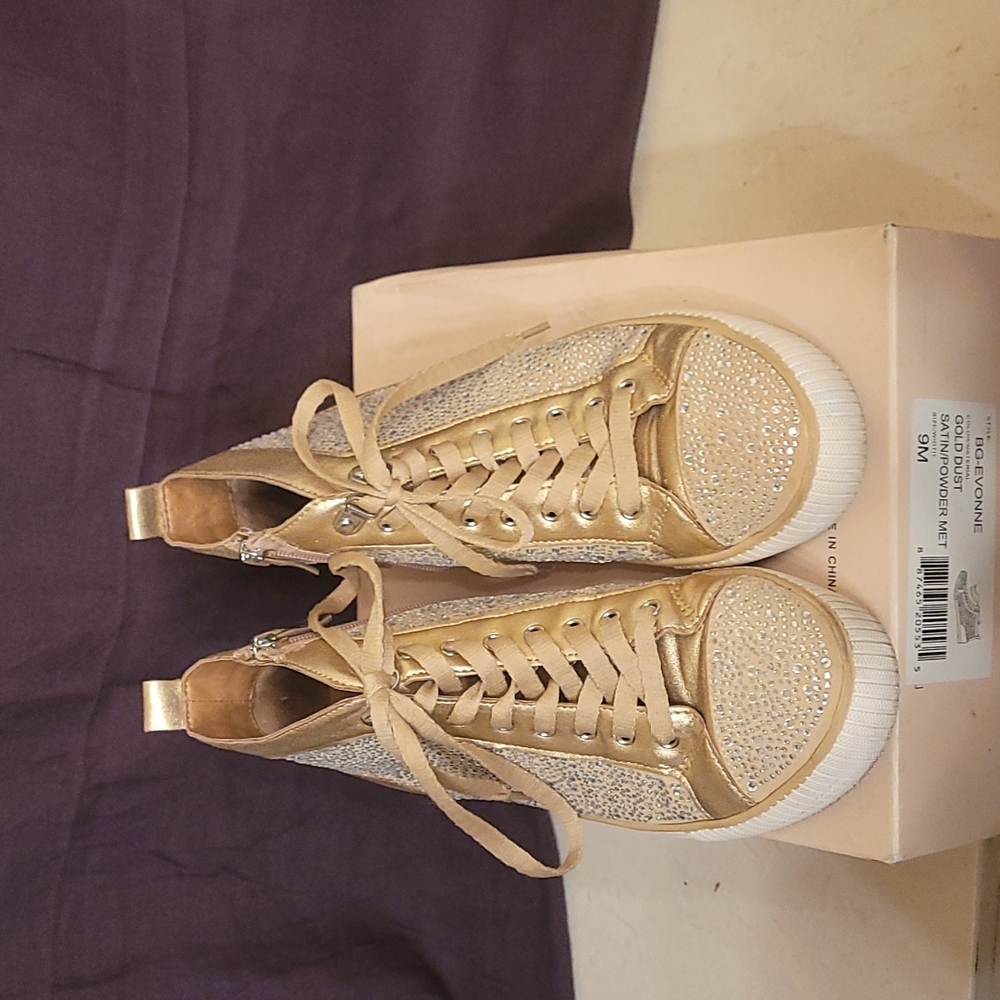 BG-EVONNE SNEAKER GOLD DUST SATIN/POWDER MET
